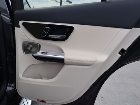 Used 2026 Mercedes-Benz GLC 300 4MATIC image 24