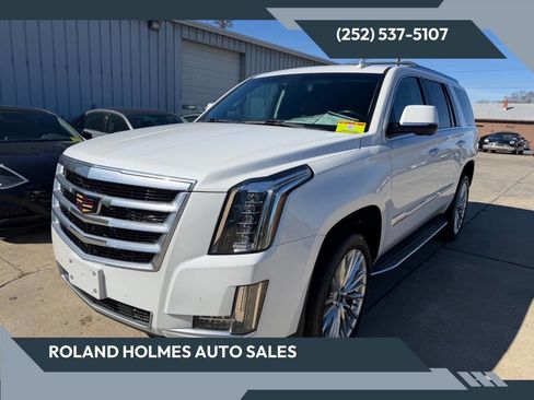 Used 2016 Cadillac Escalade Luxury image 1