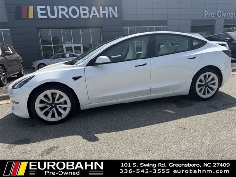 Used 2022 Tesla Model 3 Long Range AWD/4WD image 26
