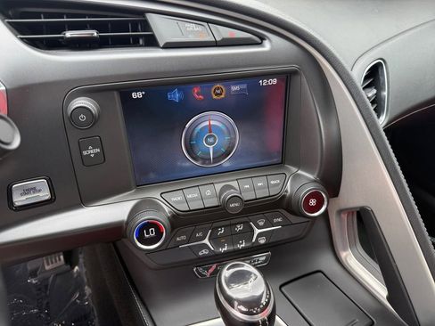 Used 2018 Chevrolet Corvette Stingray Coupe w/ 1LT RWD image 16