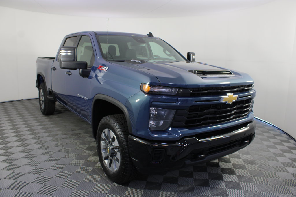 New 2026 Chevrolet Silverado 2500 Custom w/ Custom Value Package AWD/4WD image 7