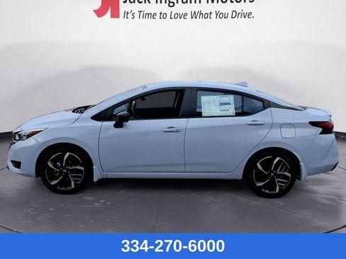 New 2025 Nissan Versa SR w/ Trunk Package image 2