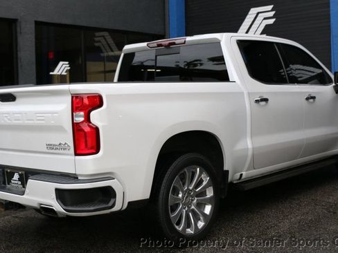 Used 2021 Chevrolet Silverado 1500 High Country w/ Technology Package AWD/4WD image 6