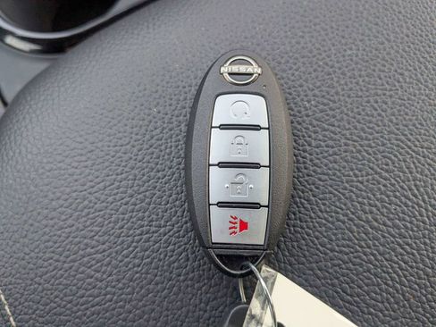 Used 2024 Nissan Titan SV w/ SV Bronze Edition Package image 33