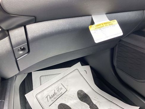 Used 2023 Lexus UX 250h AWD image 18