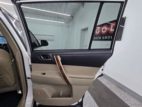 Used 2013 Toyota Highlander Limited FWD image 19