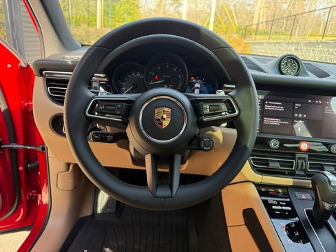 New 2026 Porsche Macan image 15