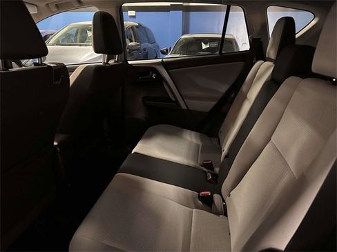 Used 2018 Toyota RAV4 XLE image 17