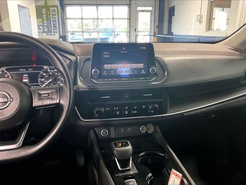 Used 2023 Nissan Rogue S AWD/4WD image 18