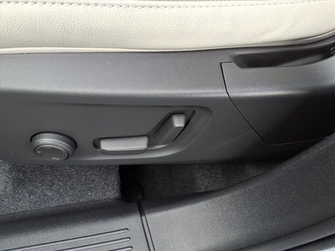 New 2026 Volvo XC40 B4 Plus w/ Climate Package image 13