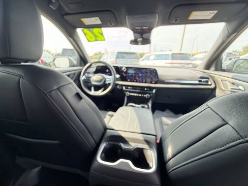 Used 2026 Chevrolet Traverse LT FWD image 11