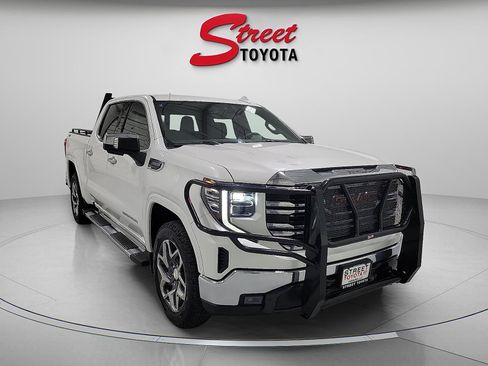 Used 2023 GMC Sierra 1500 SLT image 5