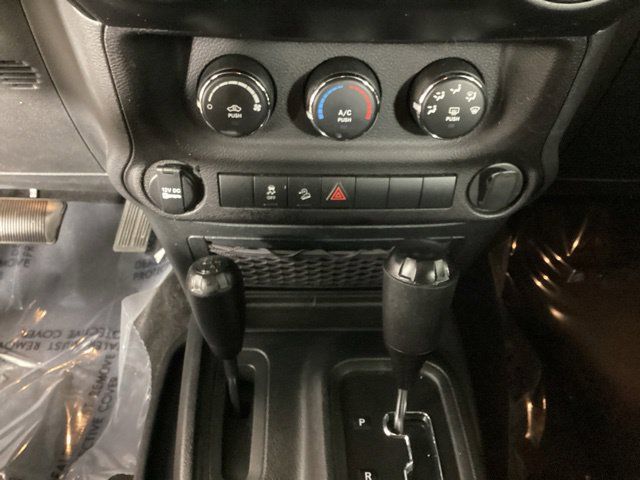 Used 2018 Jeep Wrangler Unlimited Sport AWD/4WD image 19