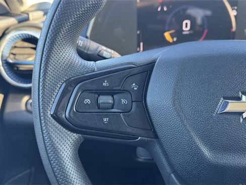 Used 2025 Chevrolet Trax LT image 25