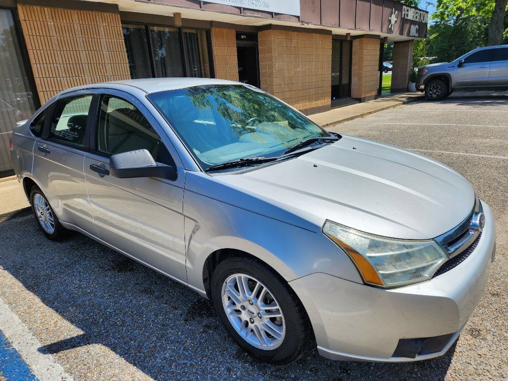 Used 2011 Ford Focus SE w/ 201A Rapid Spec Order Code FWD image 4