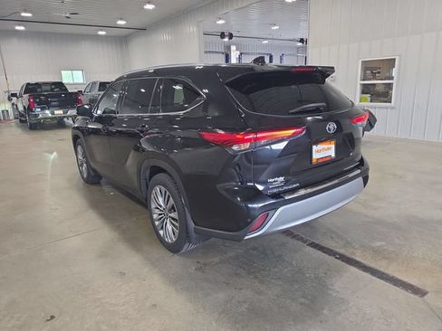 Used 2020 Toyota Highlander Platinum AWD/4WD image 6