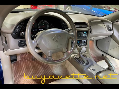 Used 2004 Chevrolet Corvette Coupe w/ Preferred Equipment Group image 12