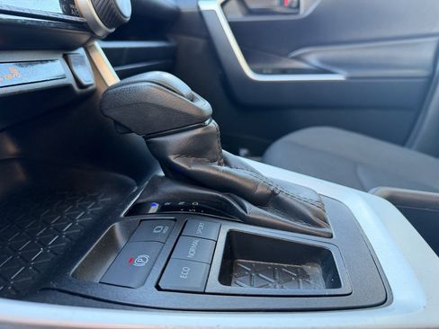 Used 2025 Toyota RAV4 LE image 34