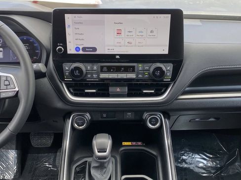 Certified 2026 Toyota Grand Highlander AWD Hybrid image 29