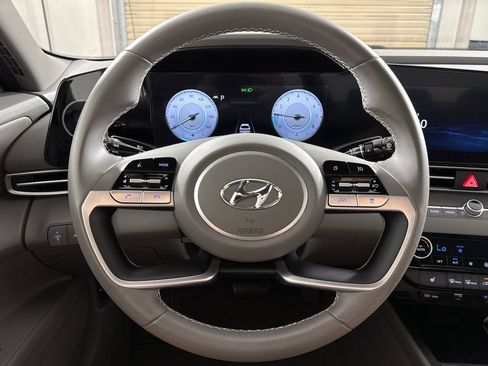 Certified 2023 Hyundai Elantra SEL w/ Convenience Package FWD image 17