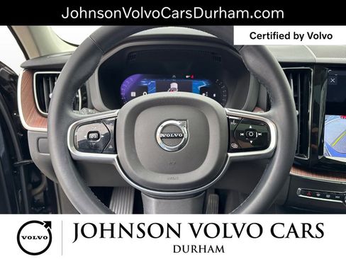 Used 2023 Volvo XC60 B5 Plus image 17