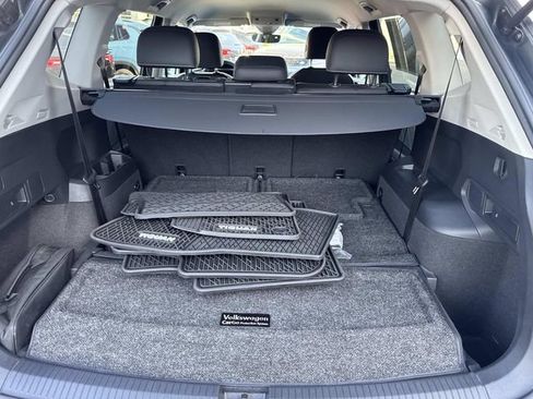 Certified 2023 Volkswagen Tiguan SE image 5