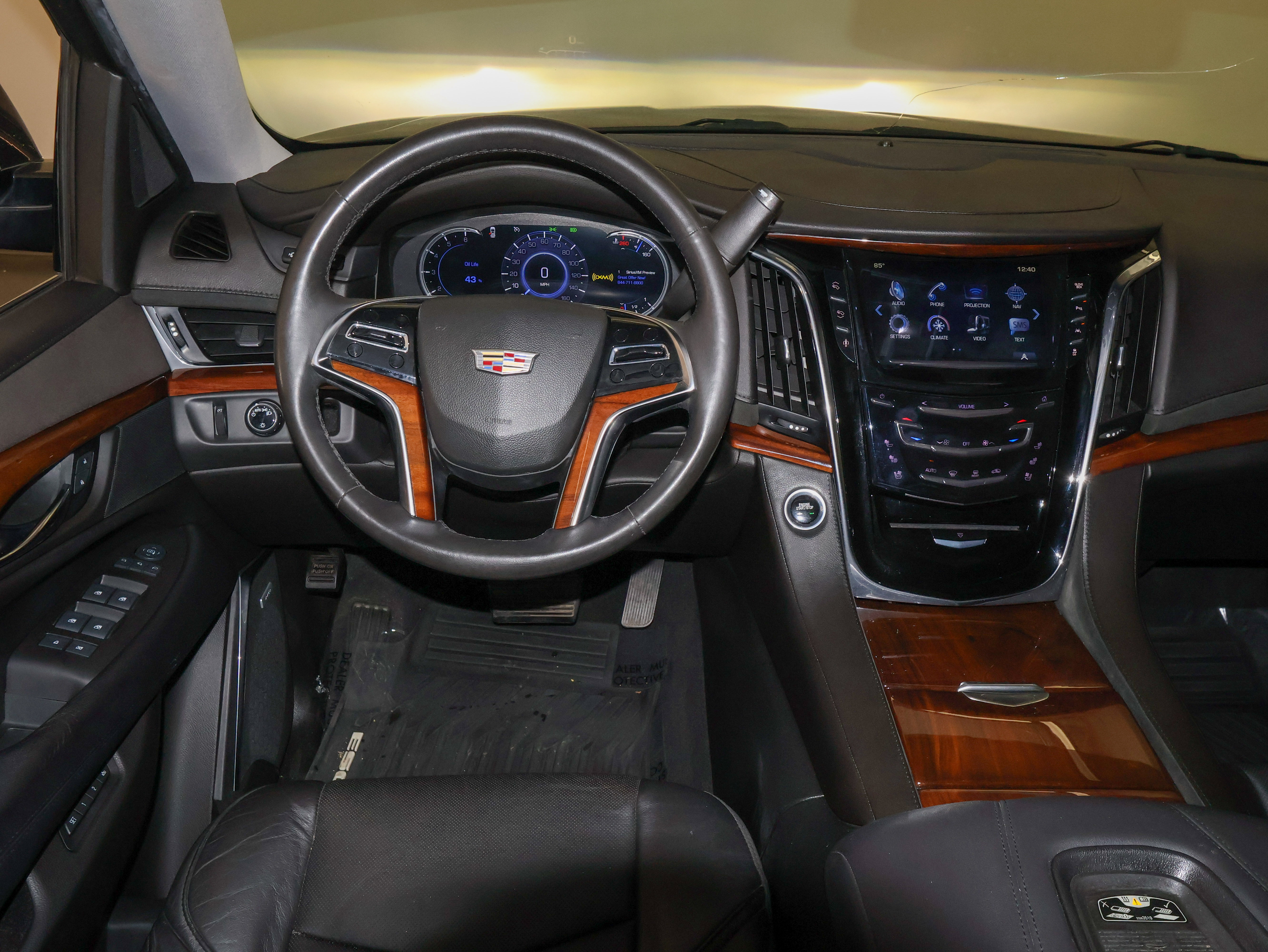 Used 2016 Cadillac Escalade Luxury RWD image 30