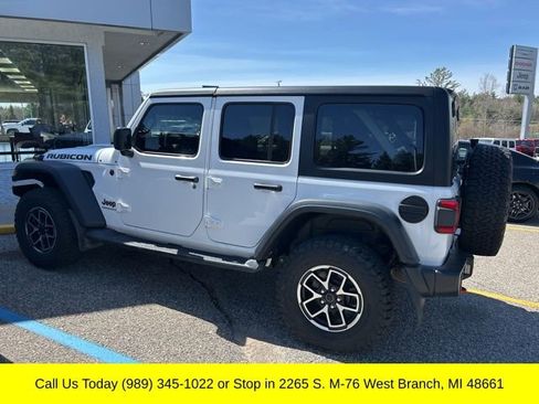 Used 2024 Jeep Wrangler Unlimited Rubicon w/ Technology Group AWD/4WD image 3