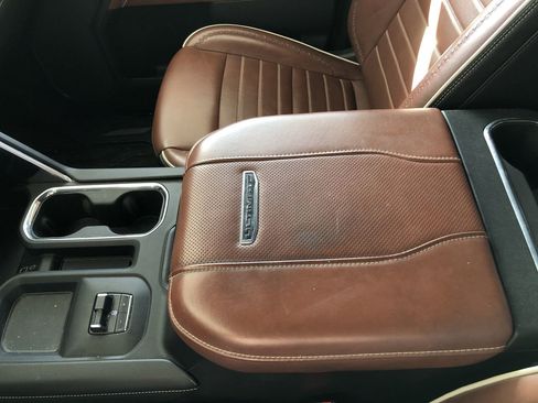 Used 2025 GMC Sierra 2500 Denali Ultimate image 17