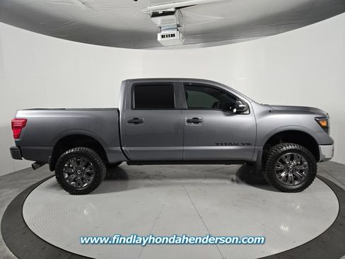 Used 2019 Nissan Titan SV w/ SV Convenience Package RWD image 7