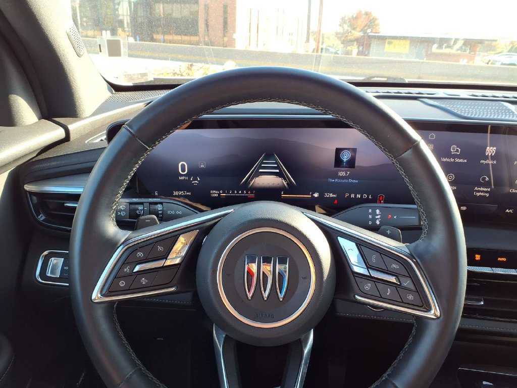 Used 2025 Buick Enclave Preferred FWD image 14