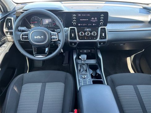 Used 2022 Kia Sorento LX image 23