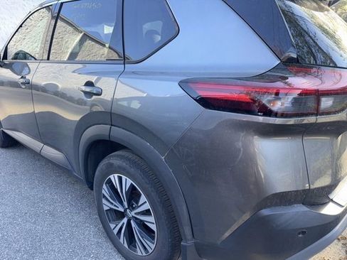 Used 2021 Nissan Rogue SV w/ Premium Package image 6