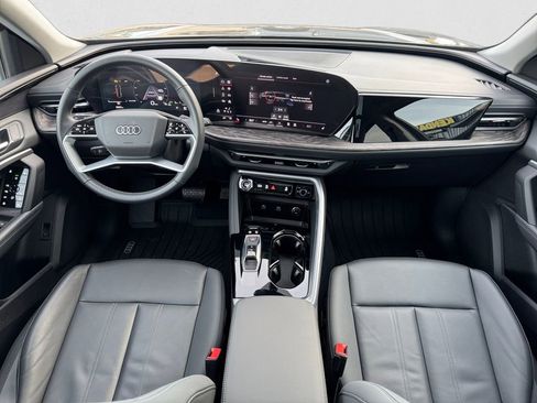 Used 2025 Audi Q5 Premium w/ Convenience Package image 12