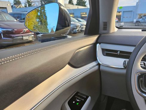 New 2025 Volvo EX90 Plus image 27