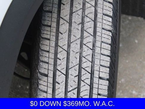 Used 2021 GMC Acadia SLE w/ Driver Convenience Package image 12