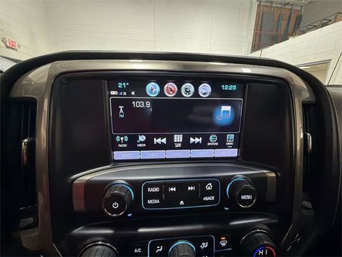 Used 2018 Chevrolet Silverado 2500 High Country w/ Duramax Plus Package image 16