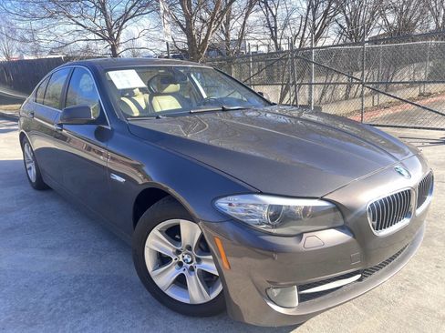 Used 2011 BMW 528i Sedan image 1