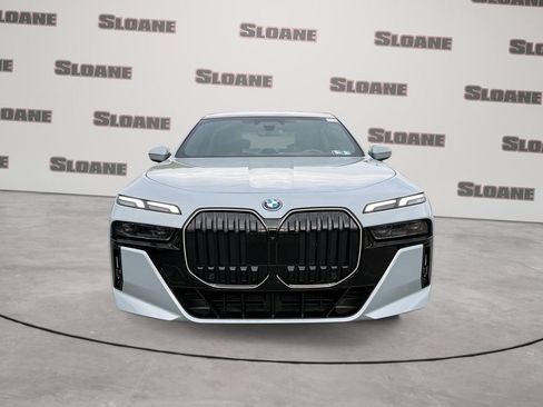 Certified 2026 BMW 750e xDrive AWD/4WD image 8