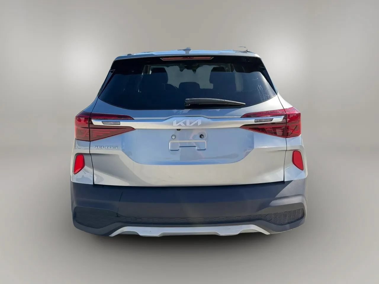 Used 2023 Kia Seltos S w/ Navigation Package AWD/4WD image 6