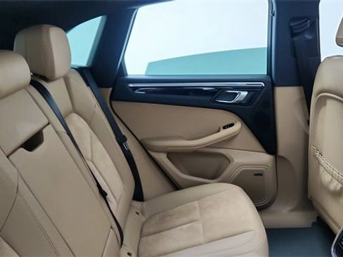 Used 2019 Porsche Macan S image 24