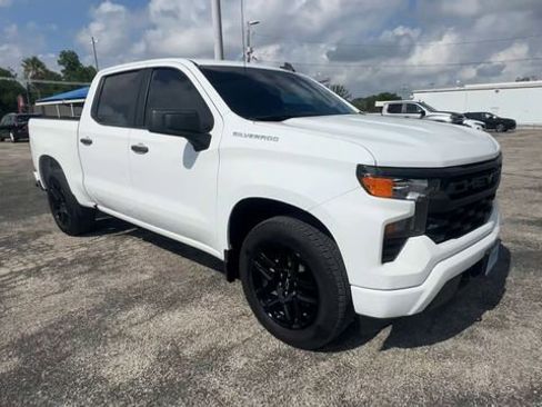 Used 2023 Chevrolet Silverado 1500 Custom RWD image 2