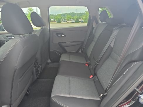 Used 2022 Nissan Rogue SV FWD image 13