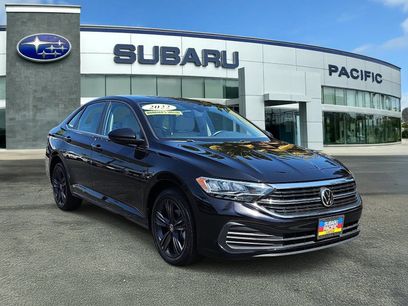 Used 2022 Volkswagen Jetta SE w/ Panoramic Sunroof Package