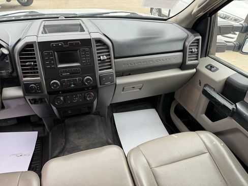 Used 2019 Ford F250 XL w/ Power Equipment Group AWD/4WD image 6