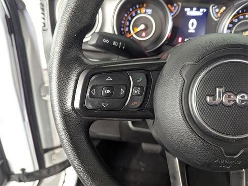 Used 2021 Jeep Gladiator Sport image 21