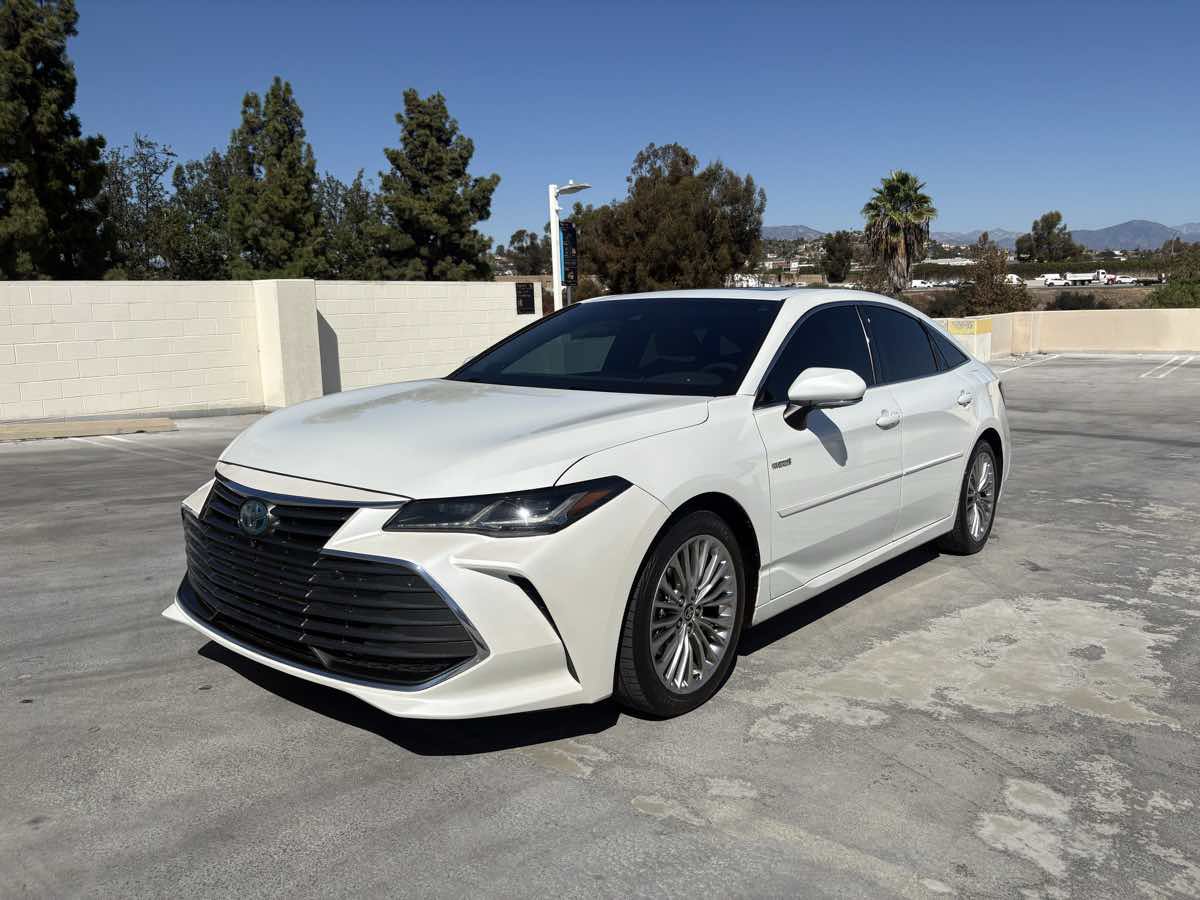 Used 2020 Toyota Avalon Limited w/ Advanced Safety Package FWD image 9