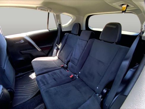 Used 2014 Toyota RAV4 XLE AWD/4WD image 19