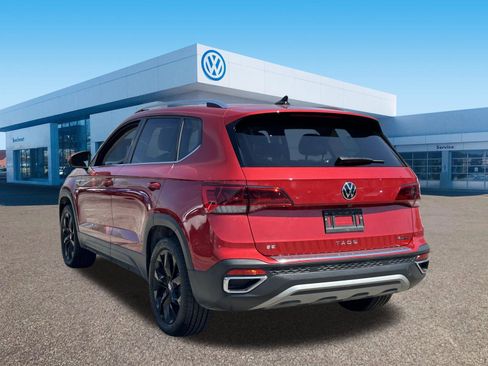 Used 2023 Volkswagen Taos SE w/ Panoramic Sunroof Package image 3