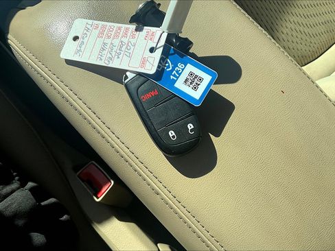 Used 2017 Dodge Journey SE w/ Flexible Seating Group image 11